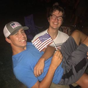 Meet your Posher, Max